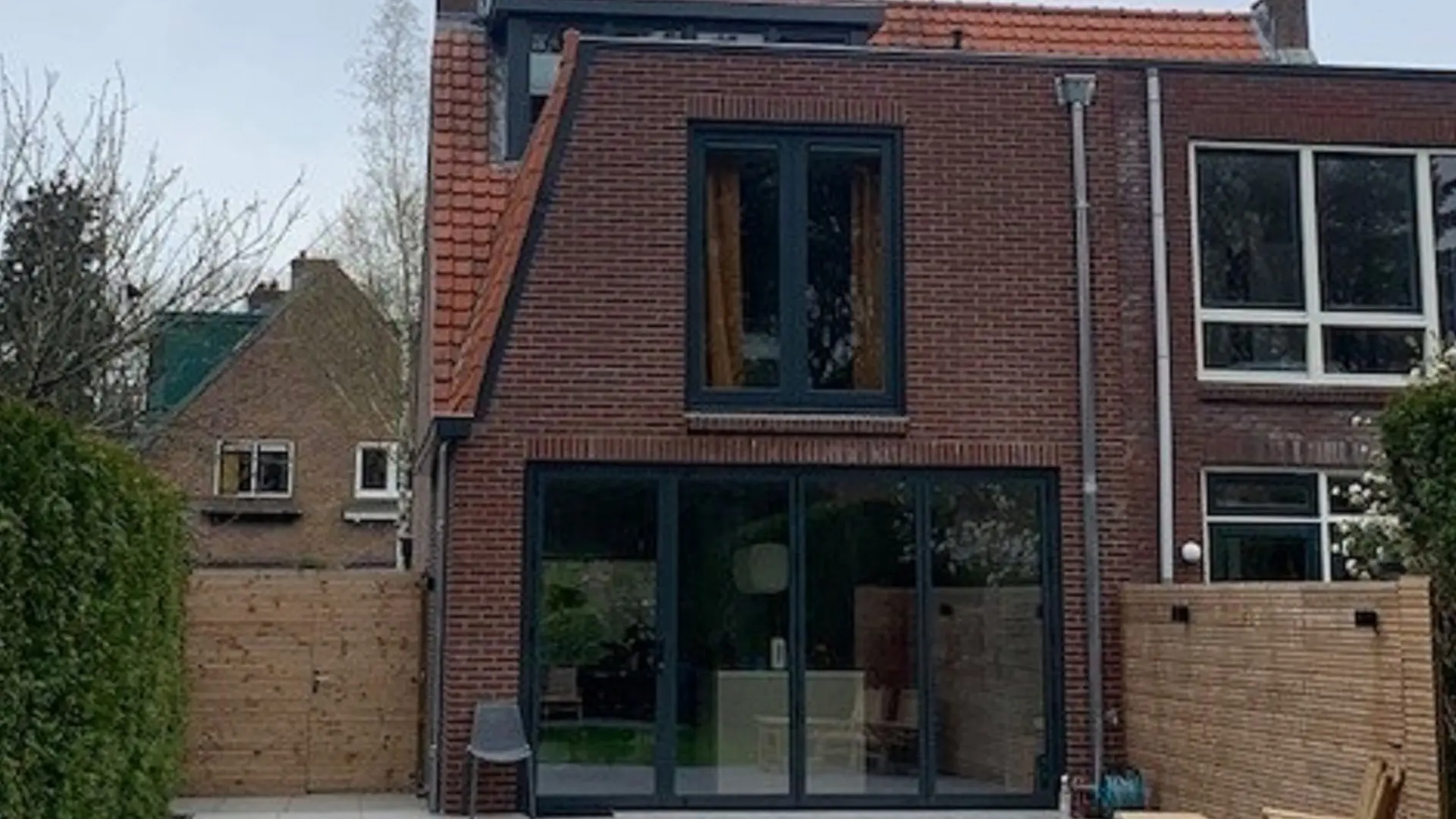 Tweelaagse uitbouw woonhuis project foto